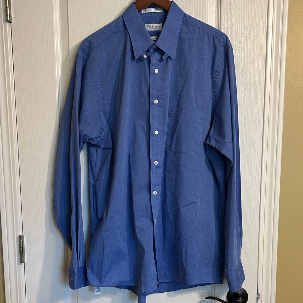 Van Heusen B&T Classic Blue Dress Shirt Long Sleeve with pocket.